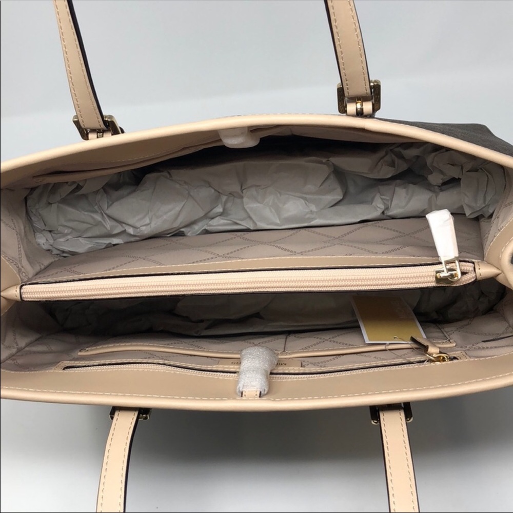 NWT Michael Kors Jet Set travel brown bag - Picture 6 of 7